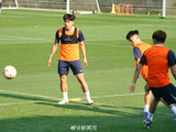 山东泰山队哪些核心球员因国家队比赛暂未归队？