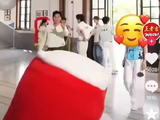 《奔跑吧》节目组近期为何会连续引发“遮挡嘉宾面部”、“内涵观众”等多起争议？