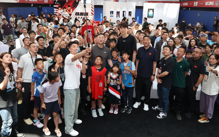 6月7日，杨瀚森现身北京见面会。主办方供图