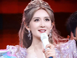 美女壁纸｜第2474期 · 谢娜：共情式主持封神 + 首唱会圆满，42 岁的温柔与锋芒