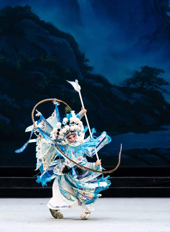 2026年4月，西安演艺集团青年团在天津演出，王星媛在《杨门女将》里饰演穆桂英。受访者供图