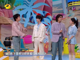 关晓彤递话李昀锐引热议，任敏此沙专注队名讨论