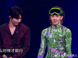 马嘉祺教符龙飞曾比特跳FriFriday，太像过年被迫表演的小孩