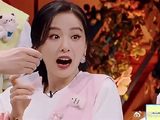 刘诗诗太懵圈，玩游戏猛泼秦霄贤，何炅笑疯了！