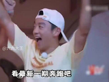 郑恺反戴帽子重现跑男经典造型