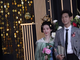 2025微博之夜:李现杨紫牵手走红毯，肖战黄晓明热聊心情极佳_李现|杨紫|黄晓明|小鲜肉|当红_江苏龙网