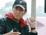 你戴那条红头巾,真好看