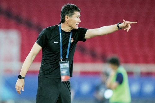 国足主帅邵佳一期待拿下新加坡队 新华社发(资料照片)