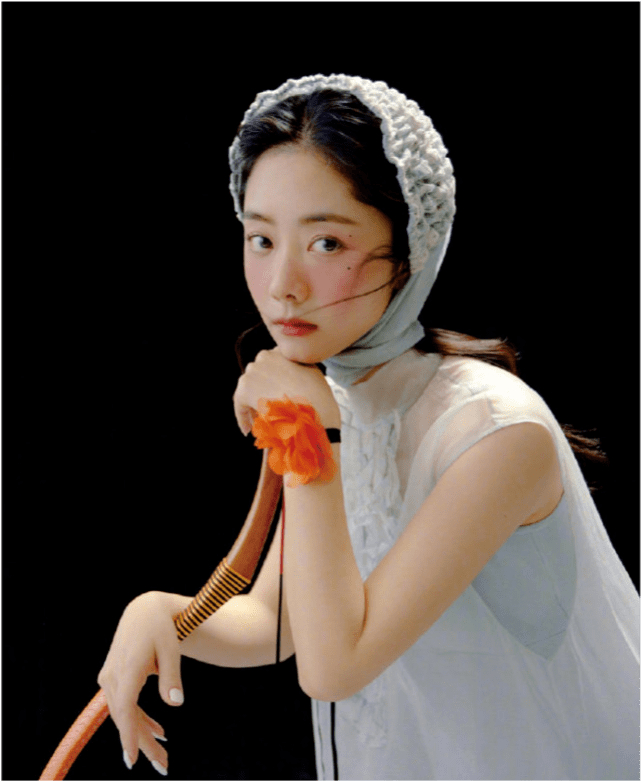 谭松韵在美女如云的娱乐圈中，的确算不上出挑，但作为一名演员，外形是一方面，演技才是硬道理。