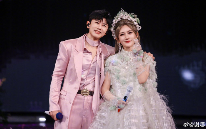 张杰担任谢娜演唱会嘉宾