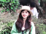 很明媚的大美女！章若楠的气质真的让人看着很舒服