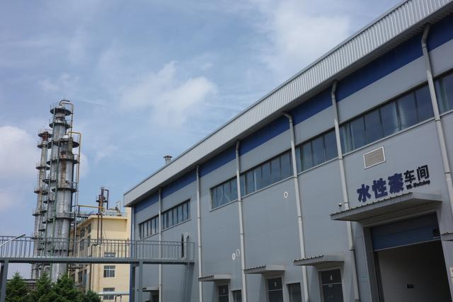吉林市天新涂料水性漆车间。 澎湃新闻记者 胡雅婷 图