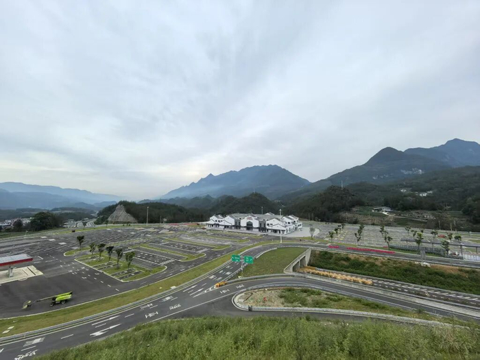 红池坝服务区即将投用。受访者供图