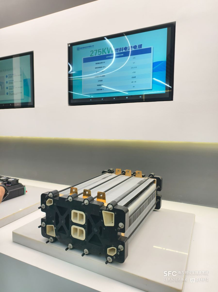 国创氢能展示的275kW燃料电池电堆。拍摄：张旭