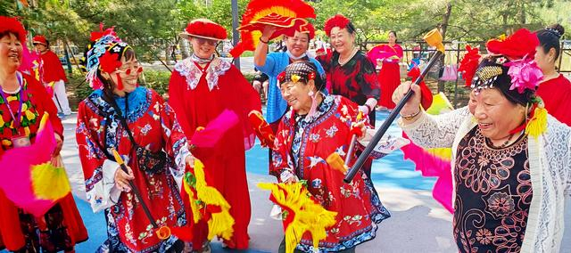 6月14日，拍摄于北京市朝阳区兴隆公园。（作者摄）