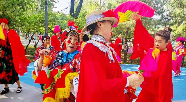 6月14日，拍摄于北京市朝阳区兴隆公园。（作者摄）