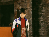 16岁韩昊霖彻底摆脱“小范闲”标签，《隐身的名字》演哭全网，却被骂“只会演苦情戏”？