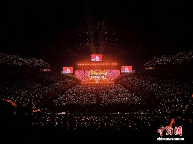 6月14日，徐良巡回演唱会青岛站现场。青岛市文化和旅游局供图