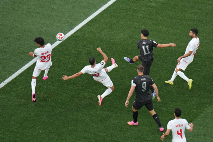 时隔16年再战世界杯 1.91米新西兰锋霸伍德2次助攻老当益壮
