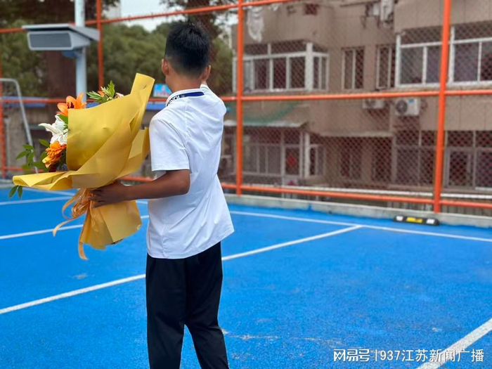  打开网易新闻 查看精彩图片 