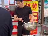 前网红宋浩然街边摆摊引热议：年入千万到卖卤味，是踏实还是炒作？