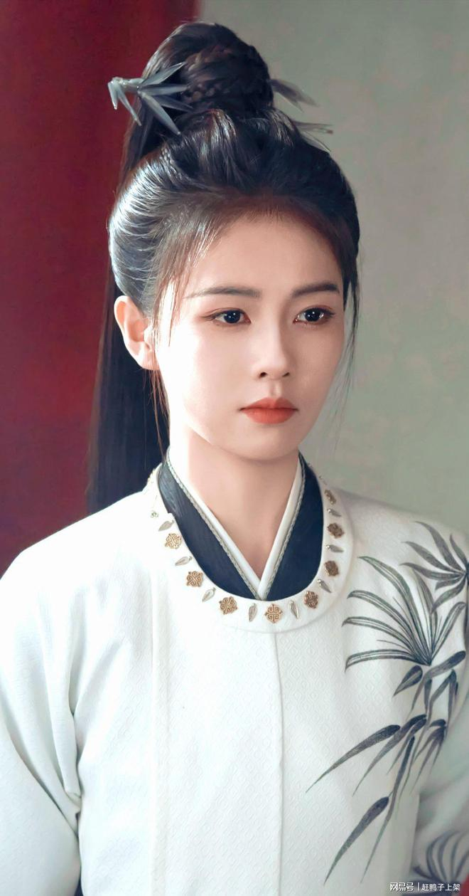网友纷纷爆笑留言：姐姐主打一个真实；被于洋吓出应激反应；女明星的体面说丢就丢；又惨又好笑，白鹿就是综艺活宝。