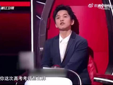 “李健在好声音现场询问单依纯成绩，低估纯妹妹了”