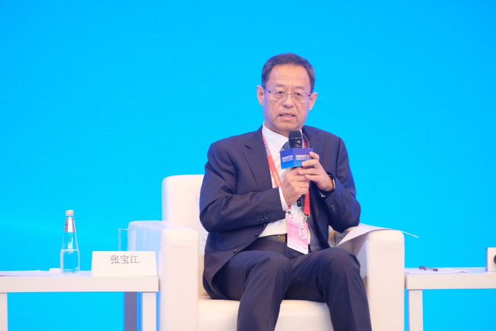 6月18日，交通银行行长张宝江在2026陆家嘴论坛 “全体大会七：提高普惠金融的有效性与精准度”上。澎湃新闻记者 胡志挺&nbsp;摄