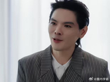 向佐和郭碧婷的婚姻关系在访谈中被如何重新解读？