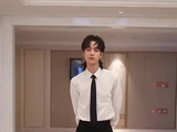 熟悉的小狼尾，真是帅得一塌糊涂