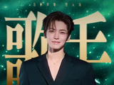 《歌手》补位夺冠！侯明昊50.70%得票率断层第一，颜值唱功双杀