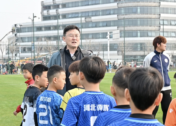 孙继海批评青训急功近利遭网友反驳 董路获支持