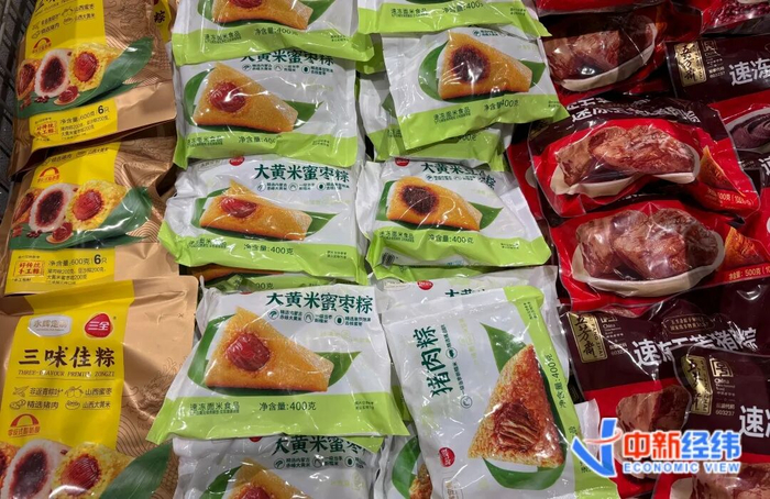 端午节前北京某超市内售卖的粽子 中新经纬闫淑鑫 摄