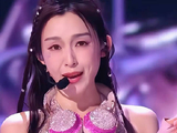 范玮琪心引力舞台DJ台设计适配腰伤需求
