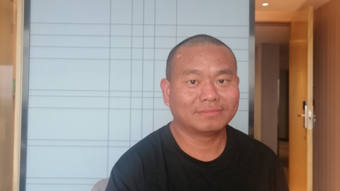 生还的秦剑平。澎湃新闻记者葛明宁 摄