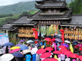 广西龙胜：烟雨龙脊梳秧忙 千年农耕引客来
