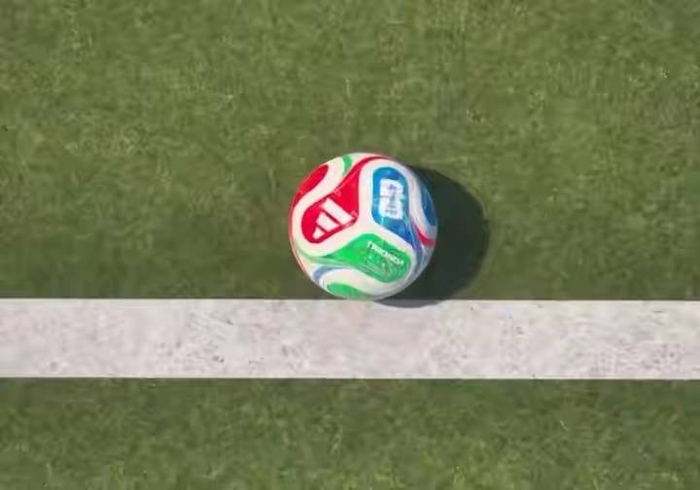 毫米级门线悬案 日本队世界杯“准进球”被捞出