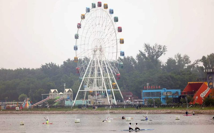 顺义端午文化活动在顺义奥林匹克水上公园举行，公园分时开放龙舟、浆板等体验项目。新京报记者 李木易 摄