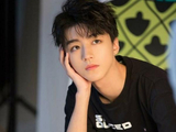 TFBOYS第一次见面时的场景！王俊凯主动，王源害羞，千玺最高冷