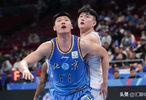 CBA新动态，北京首钢顶薪中锋，被五支球队哄抢，杜锋点名要人朱芳雨或再出手！
