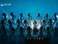 冲上热搜，单依纯《国乐无双》舞台被指抄袭安室奈美惠MV：灯光氛围、布景造型、伴舞队形及舞蹈演员姿势均高度相似