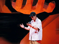 歌迷吐槽1288元的演唱会高价票只能看到后脑勺，陈小春回应：听劝，会改进，在处理退票了