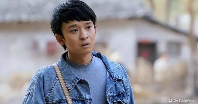 例如朴实无华的作品《给阿嬷的情书》暂列2026年度票房亚军，就说明真正决定作品生命力的，从来不是技术本身，而是内容与叙事的力量。当连顶流演员都开始公开求工作的时候，影视行业正在经历的，显然不只是一次简单的技术冲击，而是一场结构性的重塑与重组。