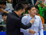 马健选错对手,杨鸣笑着反问,潘江只有附和