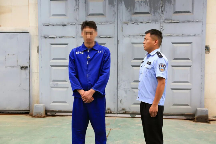刘某康被处以行政拘留