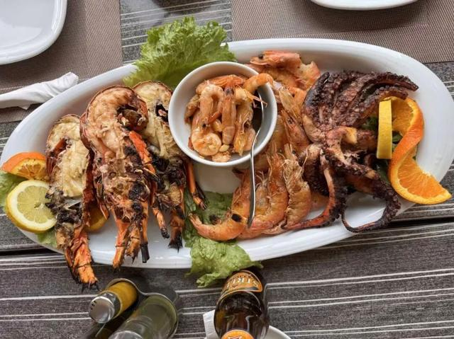 海鲜大餐 倪卫东 摄