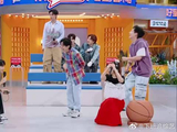 迷糊王俊凯！把歌名说错，吴昕直接给跪了