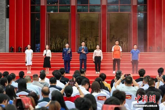 6月28日，主题对话·我在新长征路上。中新社记者 瞿宏伦 摄