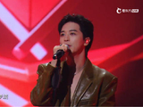 许魏洲东方风云榜演唱《我是我的英雄》舞台 好嗨！