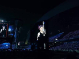 薛之谦重庆演唱会数万人合唱演员